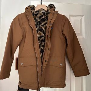 Patagonia boys brown coat with windproof outer shell and fleece lining size med